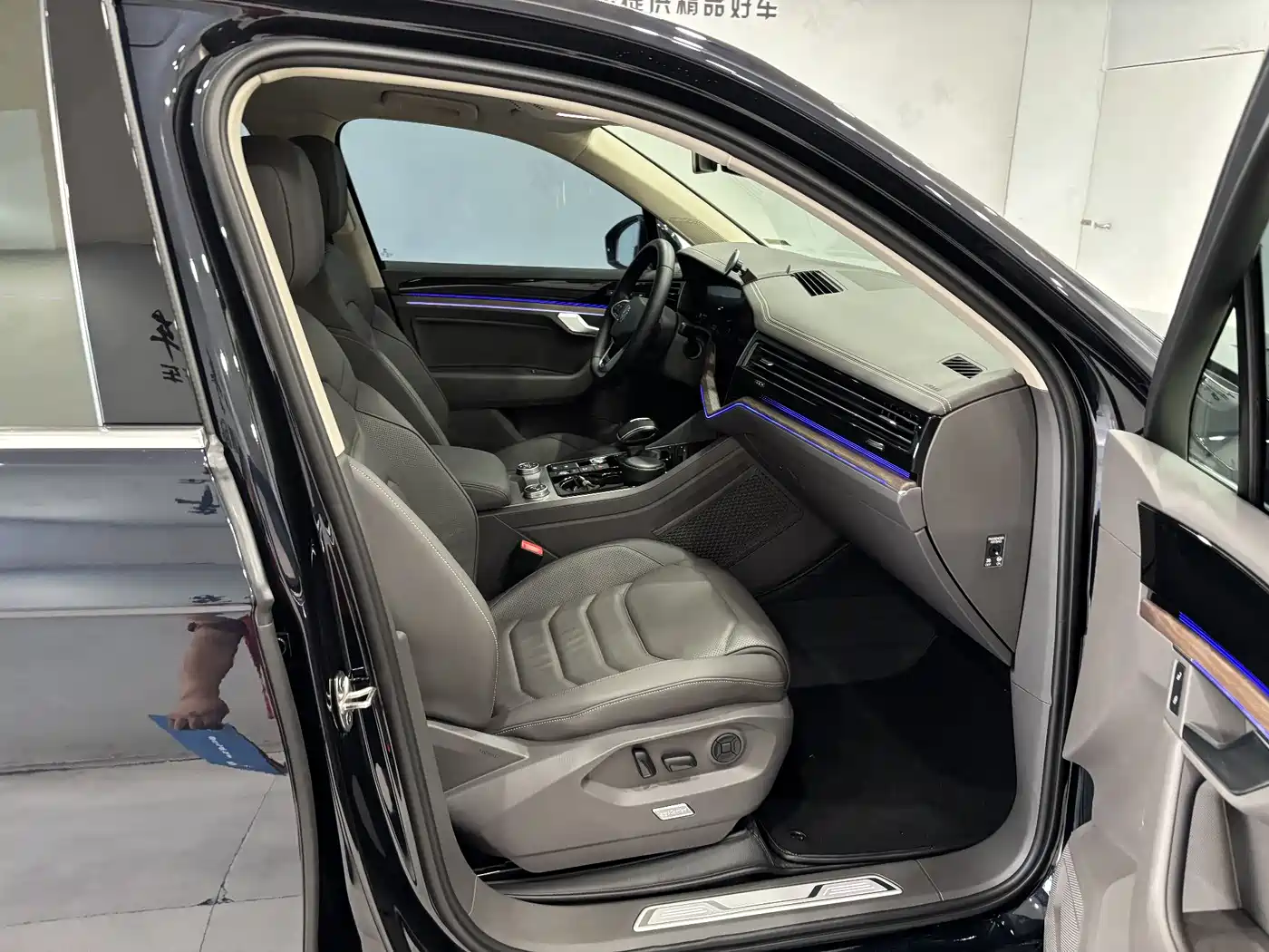 Volkswagen Touareg 2022 3.0TSI Rui Xiang Edition Classic Sport Package фото 25