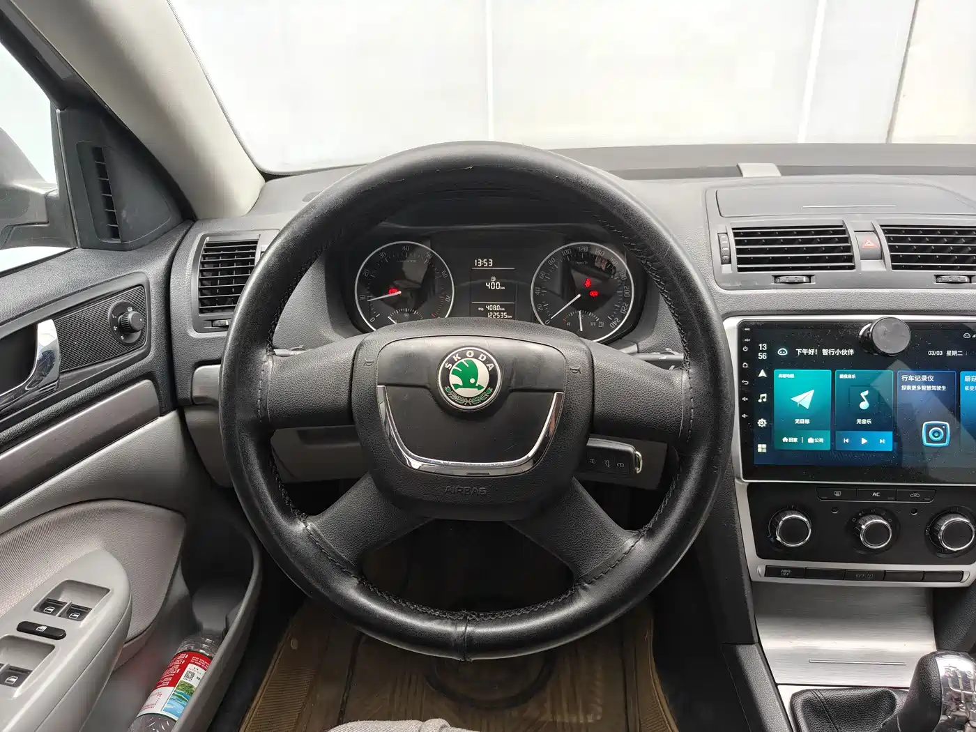 Škoda Octavia 2013 1.6L Manual Elite Edition фото 10