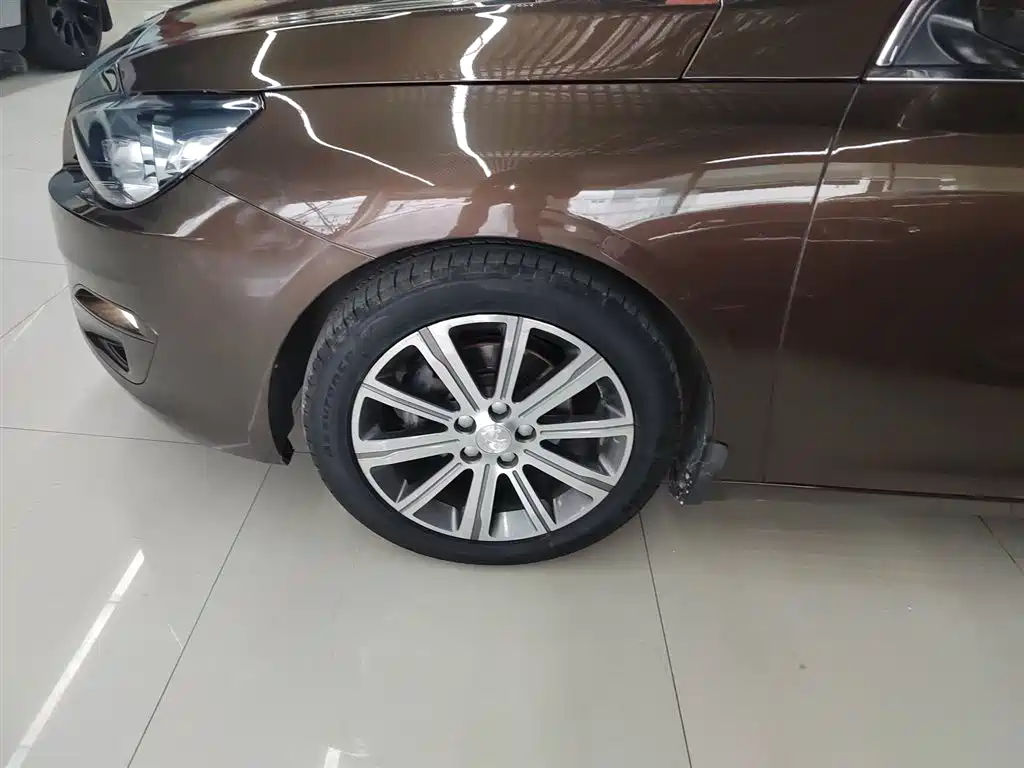 Peugeot 408 2014 1.8L Automatic Luxury Edition фото 25
