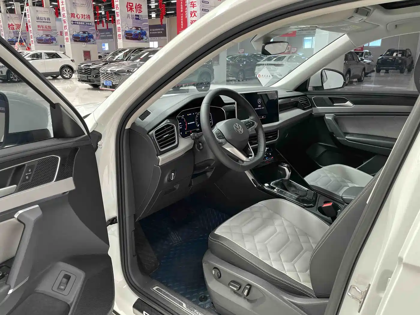 Volkswagen Tayron 2023 280TSI 2WD Luxury Plus Advanced Edition фото 7