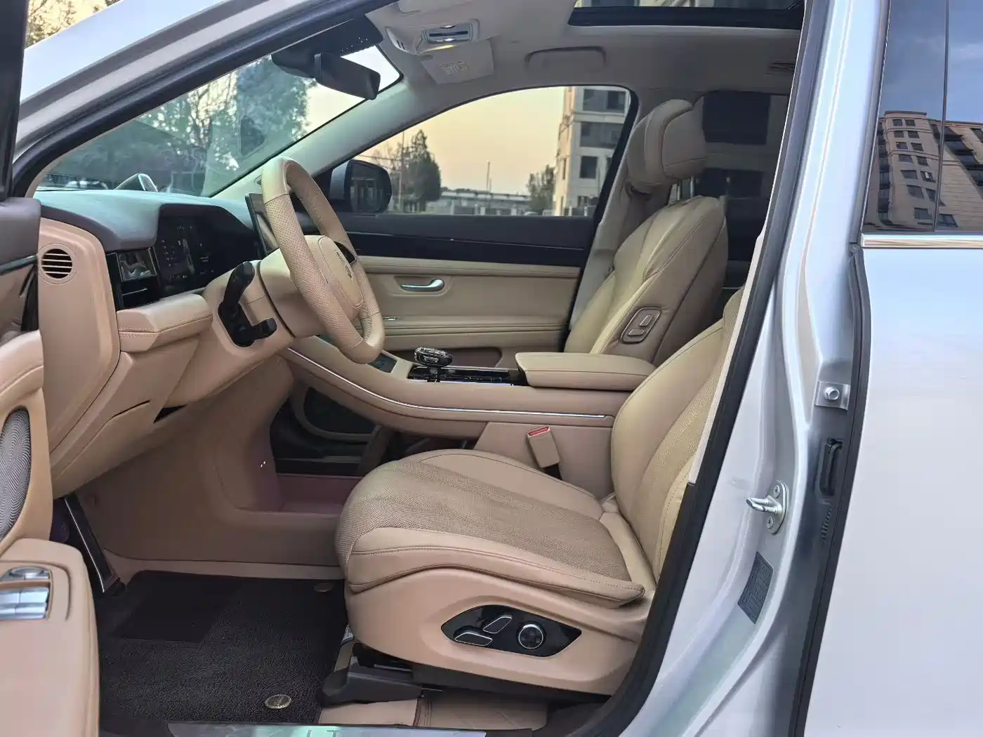 AITO Wenjie AITO M7 2024 1.5T Smart AWD Max Edition 5-Seater фото 4