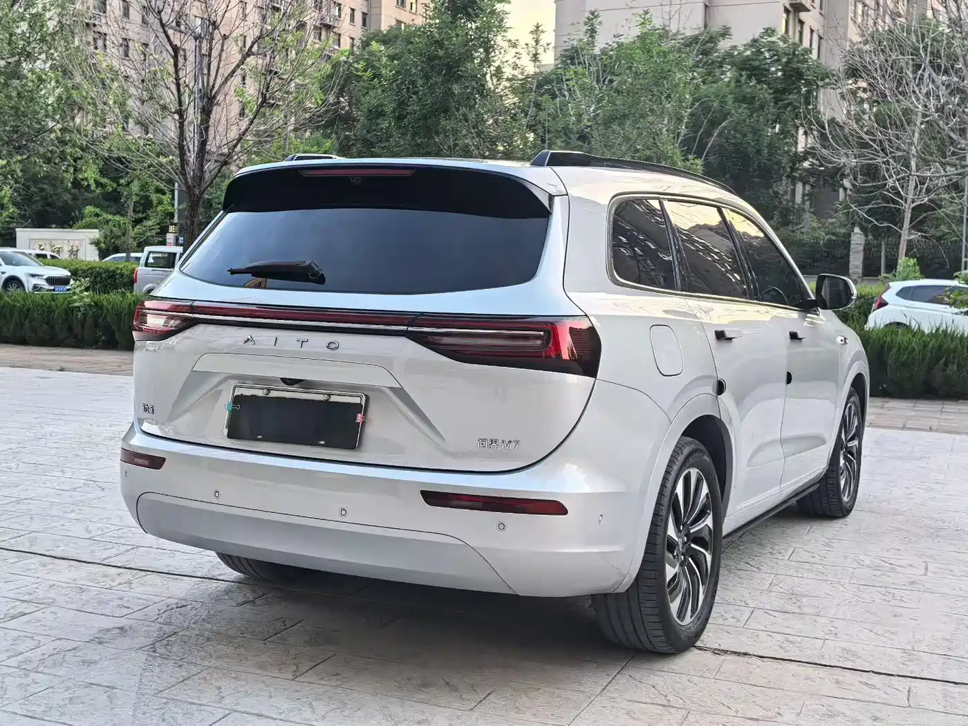 AITO Wenjie AITO M7 2024 1.5T Smart AWD Max Edition 5-Seater фото 9