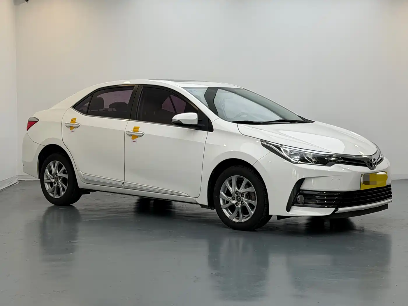 Toyota Corolla 2017 Facelift 1.2T S-CVT GL-i Leather Edition фото 3