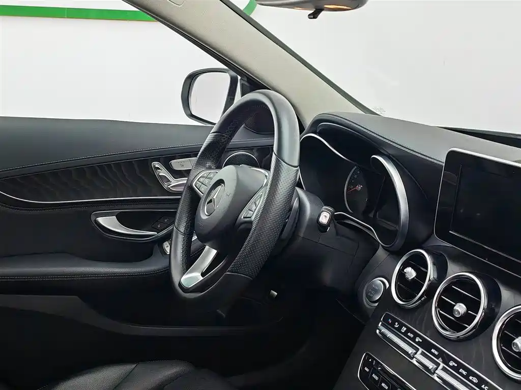 Mercedes-Benz C-Class 2017 C 200 L Sport фото 22