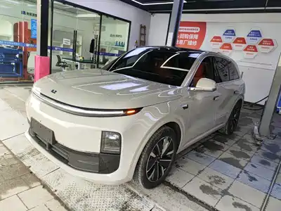 Li Auto L6