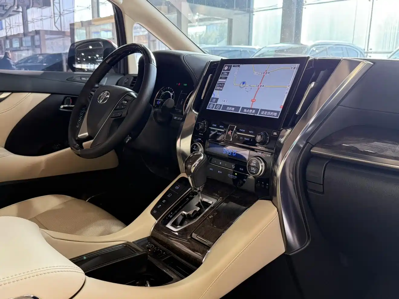 Toyota Alphard 2021 Hybrid 2.5L Premium фото 10
