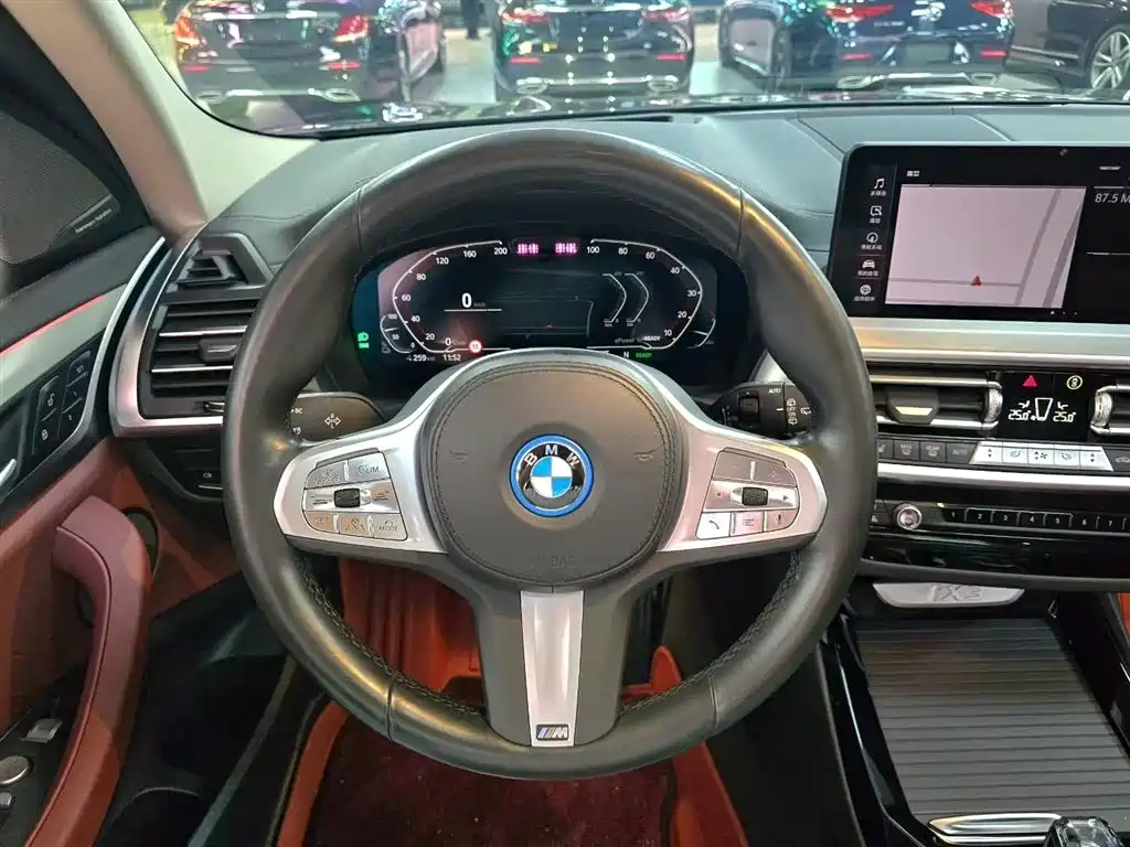 BMW iX3 2022 Innovation Leader фото 8