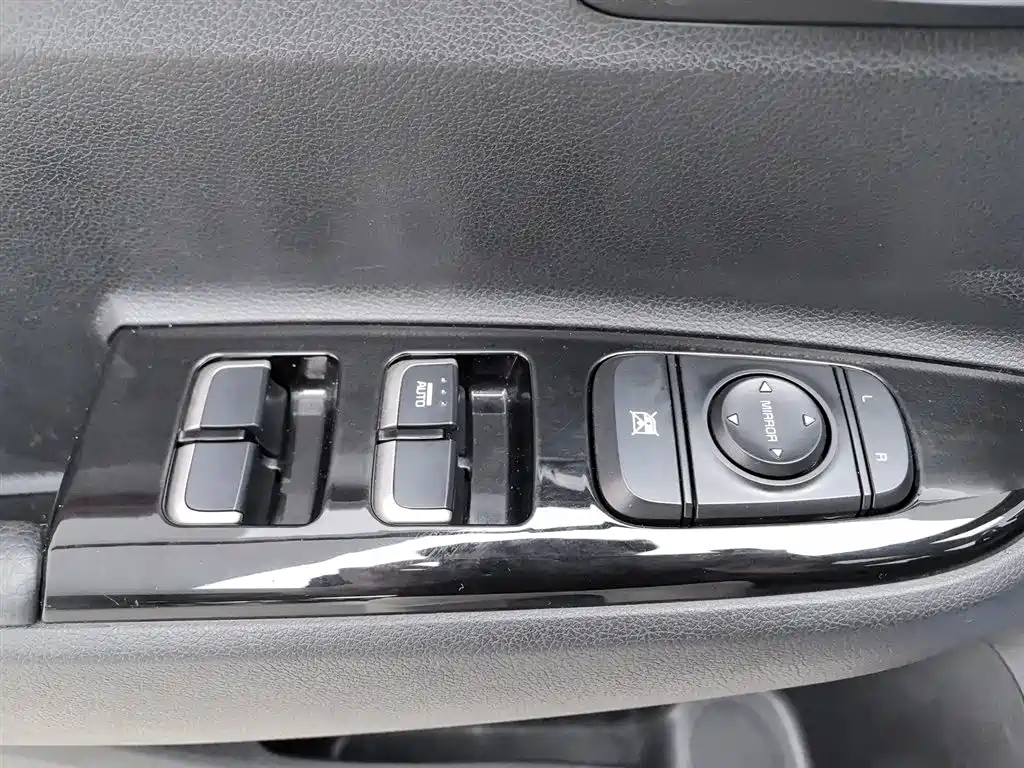 Kia KX CROSS 2019 1.6L Automatic Smart Sunroof Edition China VI фото 9