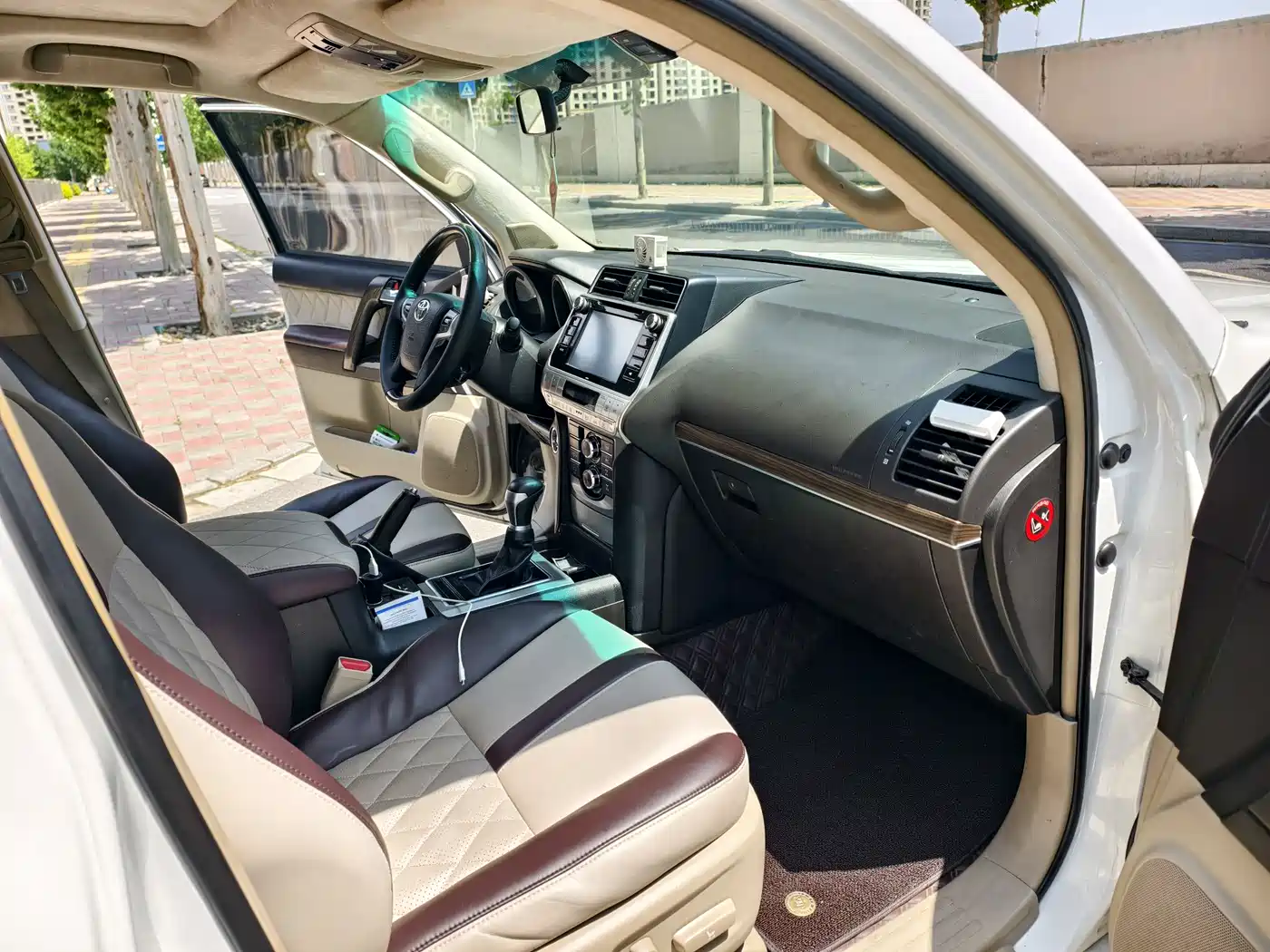 Toyota Prado 2010 4.0L Automatic TX фото 12