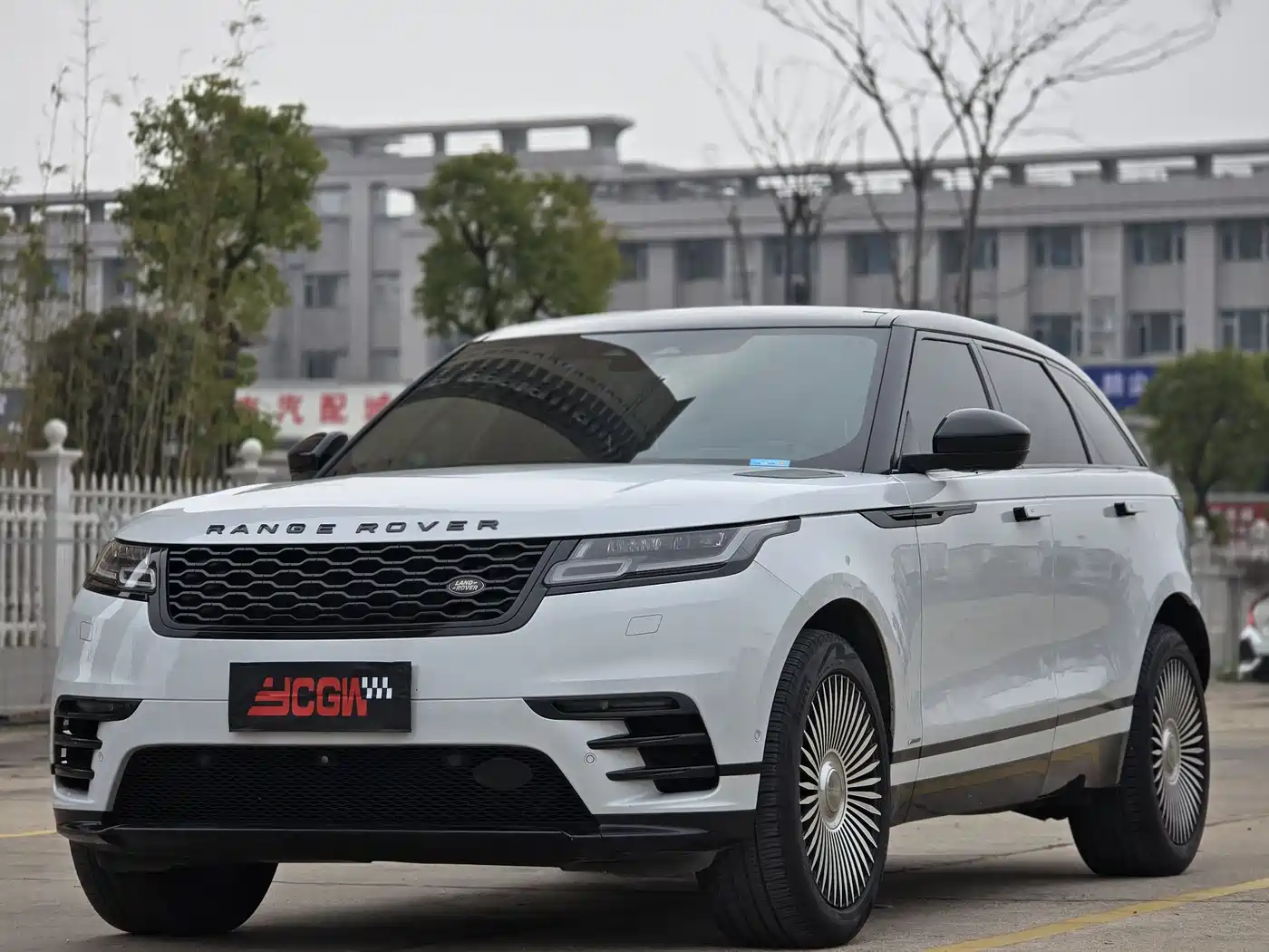 Land Rover Range Rover Velar 2022 250PS Golden Collector's Edition