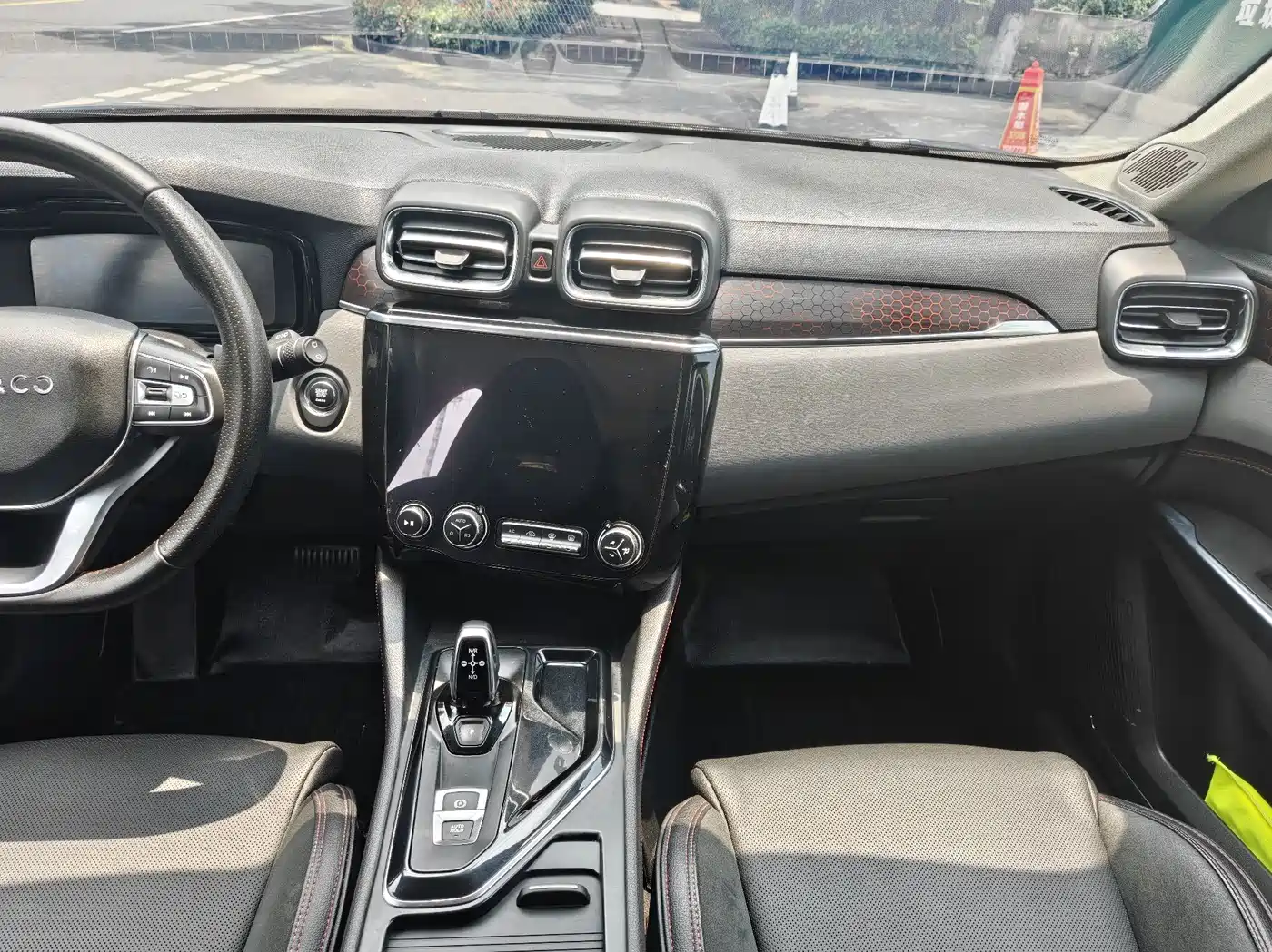 Lynk & Co 02 2019 1.5T DCT FWD Jin Pro Version China VI фото 11