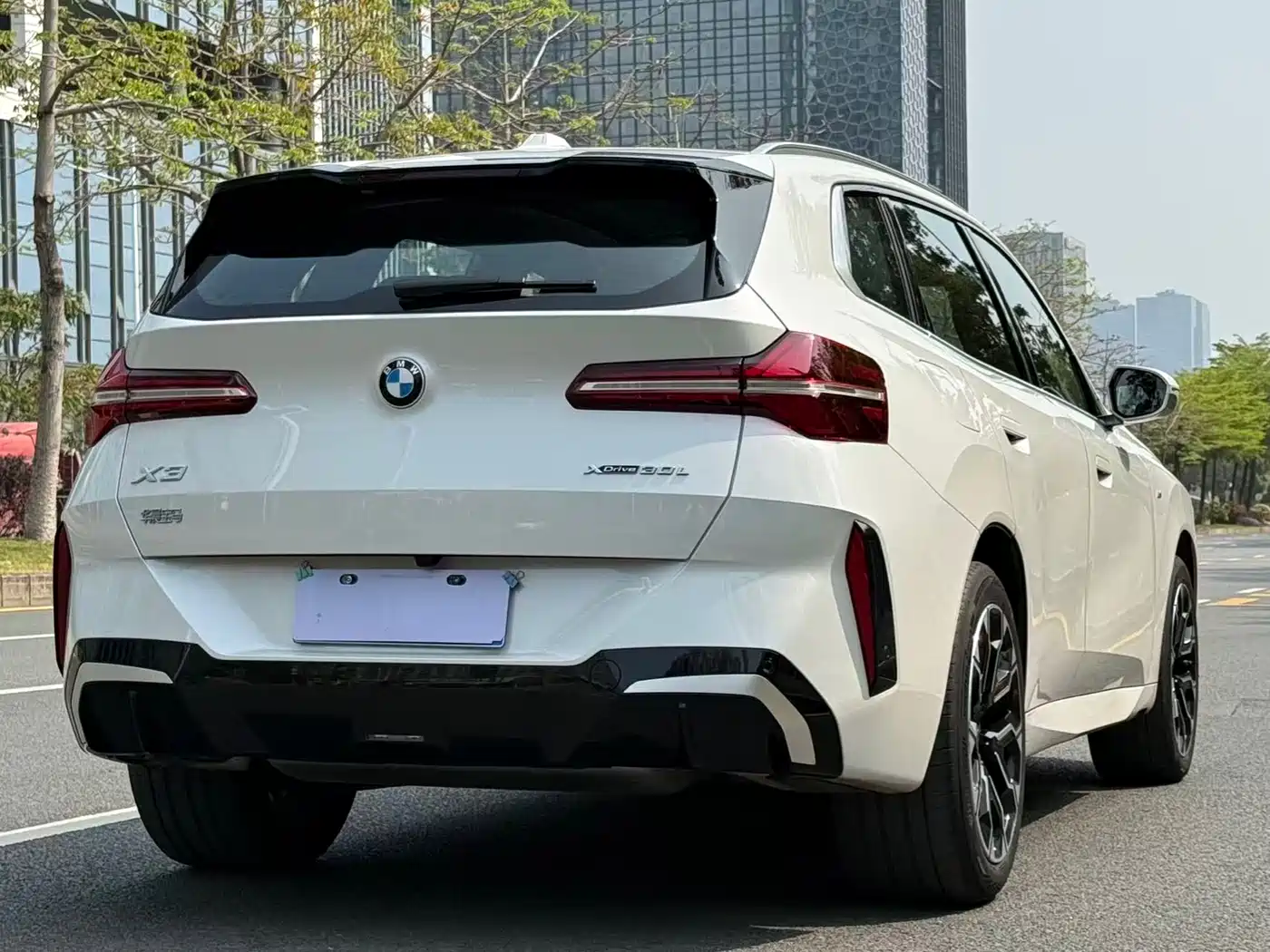BMW X3 2025 xDrive30L Premium Model M Sport Black Package фото 21