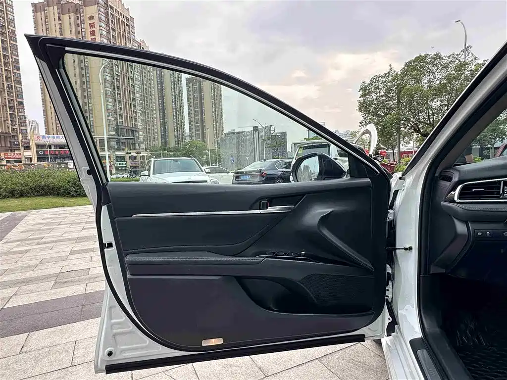 Toyota Camry 2021 2.0S Sporty Edition фото 9