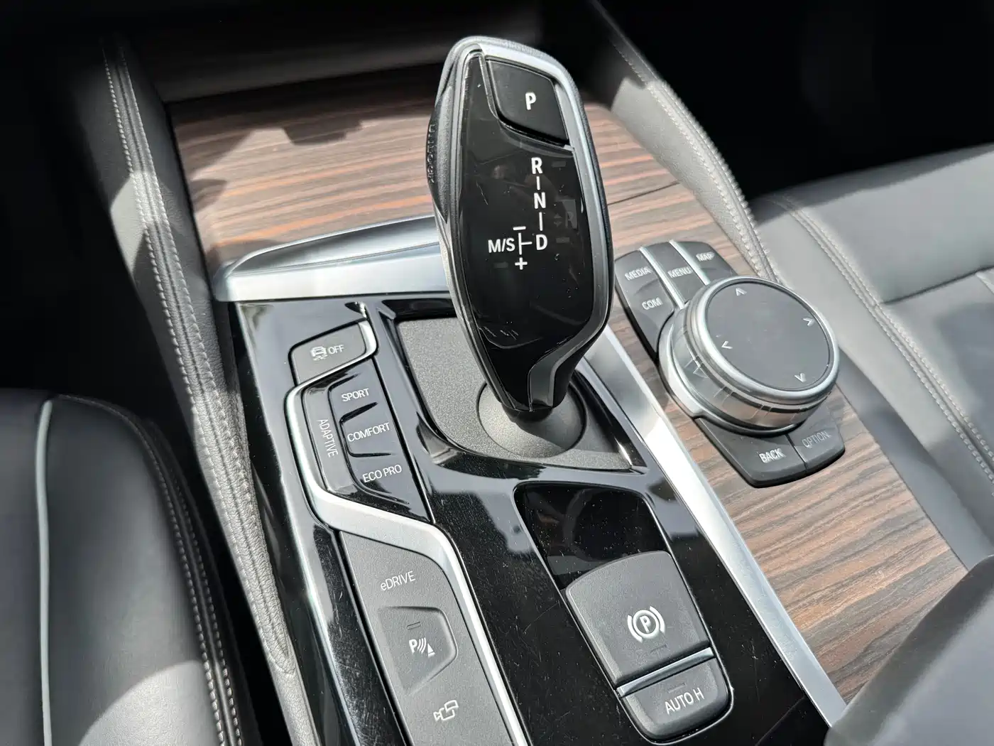 BMW 5 Series New Energy 2019 Facelift 530Le Luxury Package фото 9