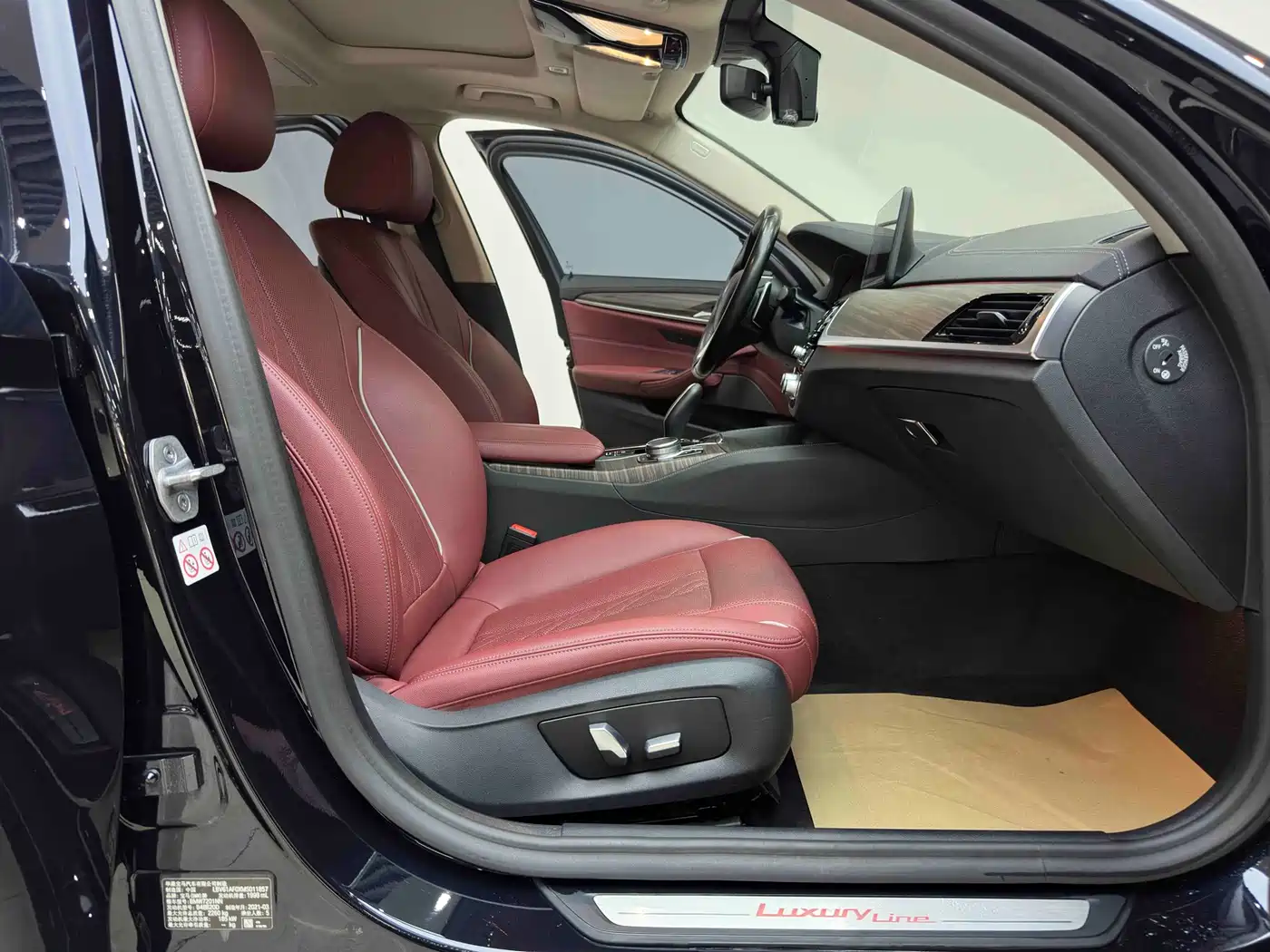 BMW 5 Series 2021 530Li Leading Luxury Package фото 18