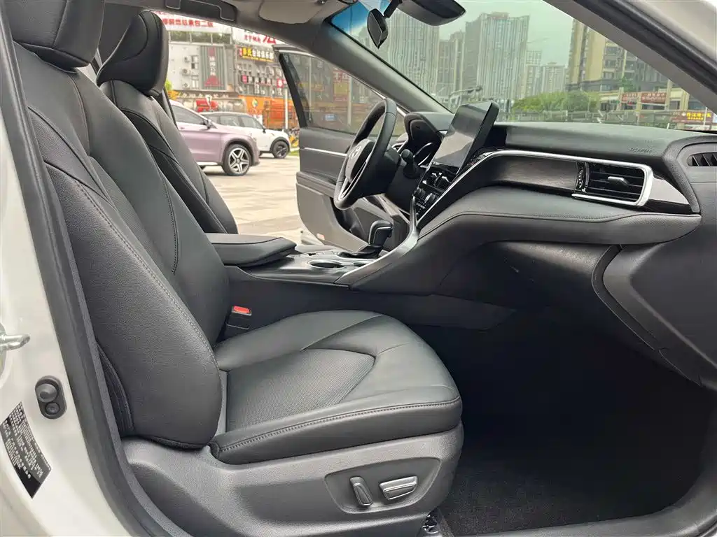 Toyota Camry 2023 2.0G Luxury Edition фото 14