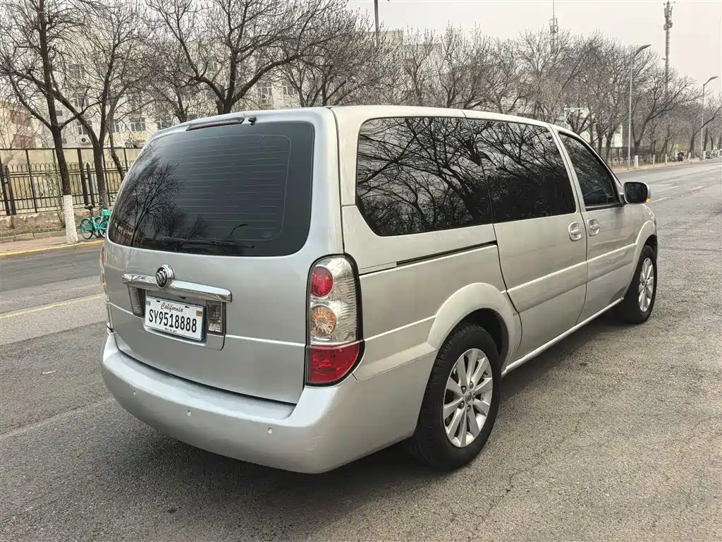 Buick GL8 2011 2.4L CT Luxury Business Comfort Edition фото 4