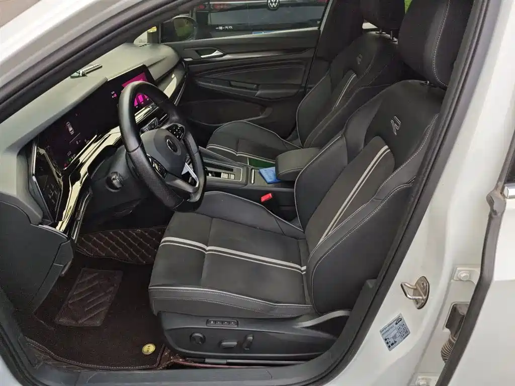 Volkswagen Golf 2021 280TSI DSG R-Line фото 8