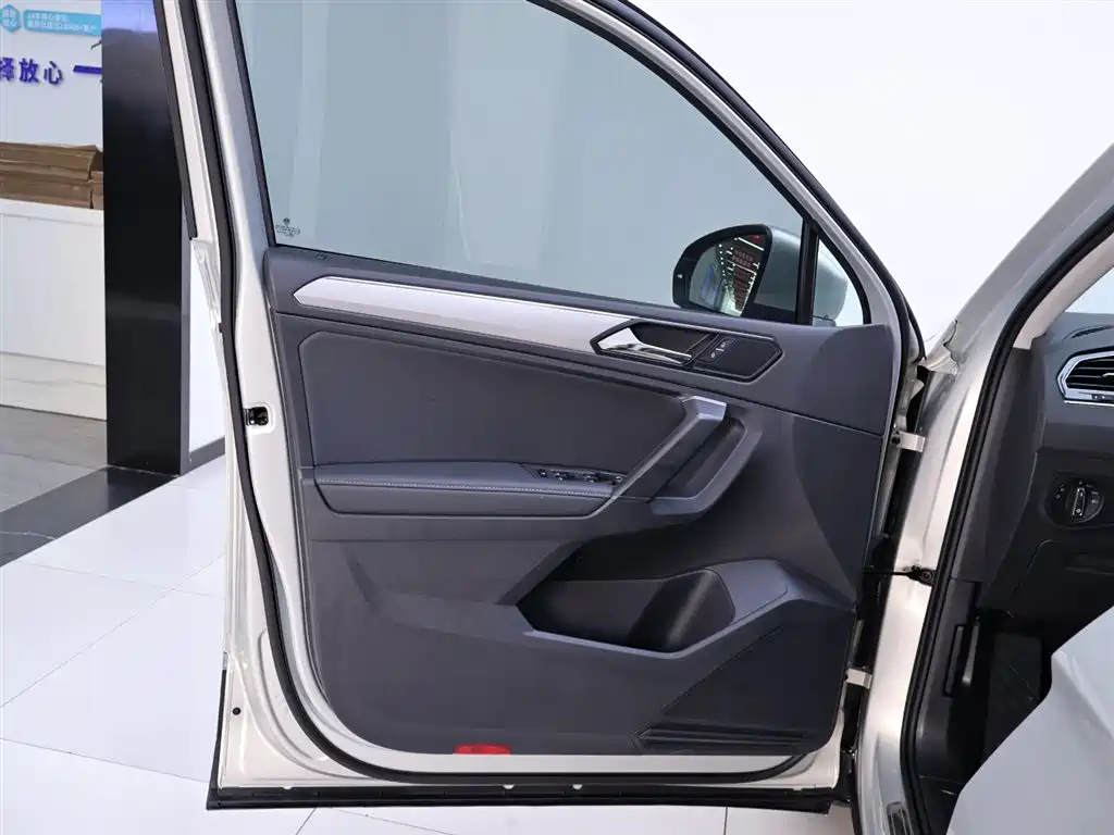 Volkswagen Tiguan L 2020 330TSI Auto 2WD Panorama Comfort China VI фото 18