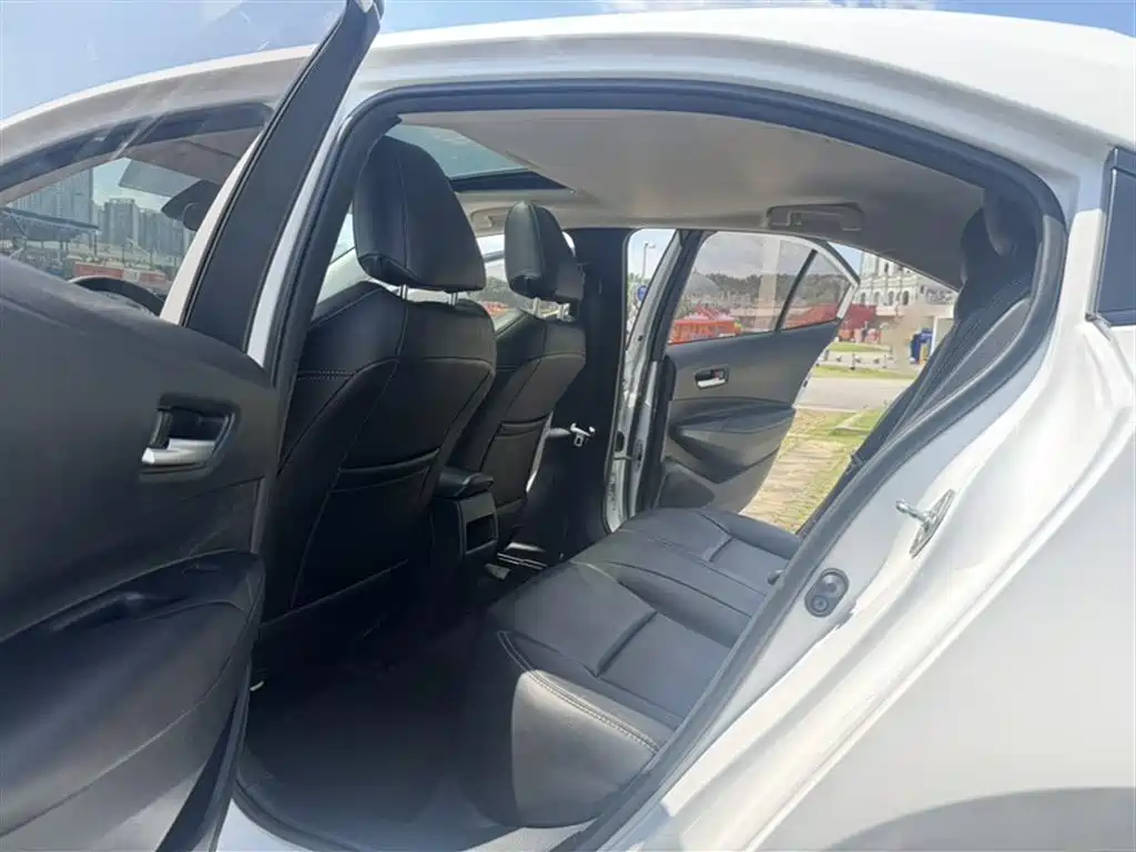 Toyota Corolla 2021 1.2T S-CVT Elite PLUS Edition фото 14