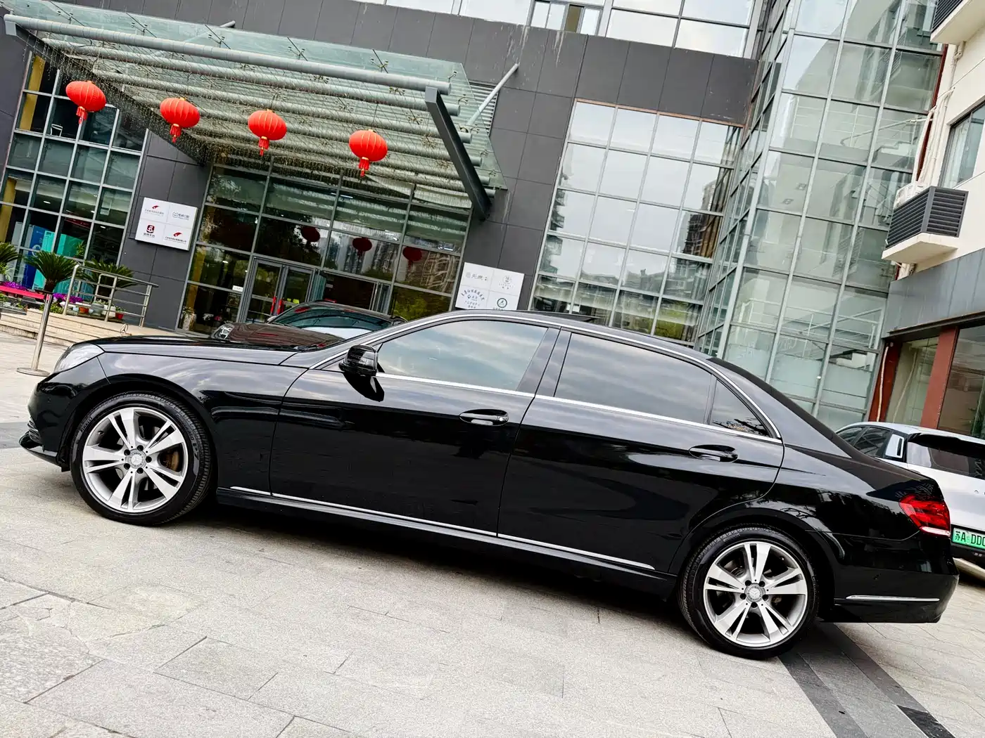 Mercedes-Benz E-Class 2015 E 320 L 4MATIC фото 4