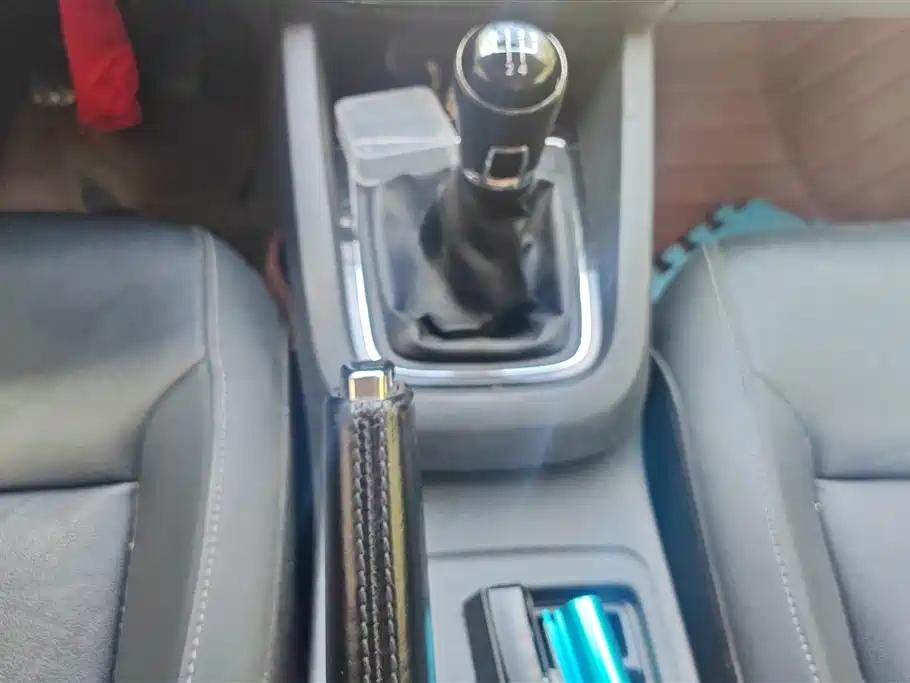 Volkswagen Sagitar 2015 1.6L Manual Fashion фото 16