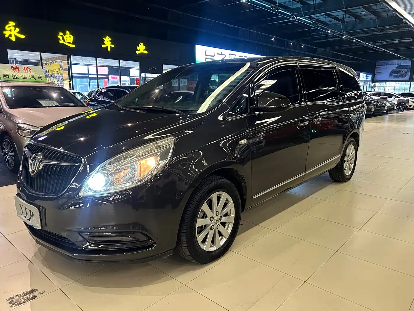 Buick GL8 2017 25S Premium Model China V фото 3