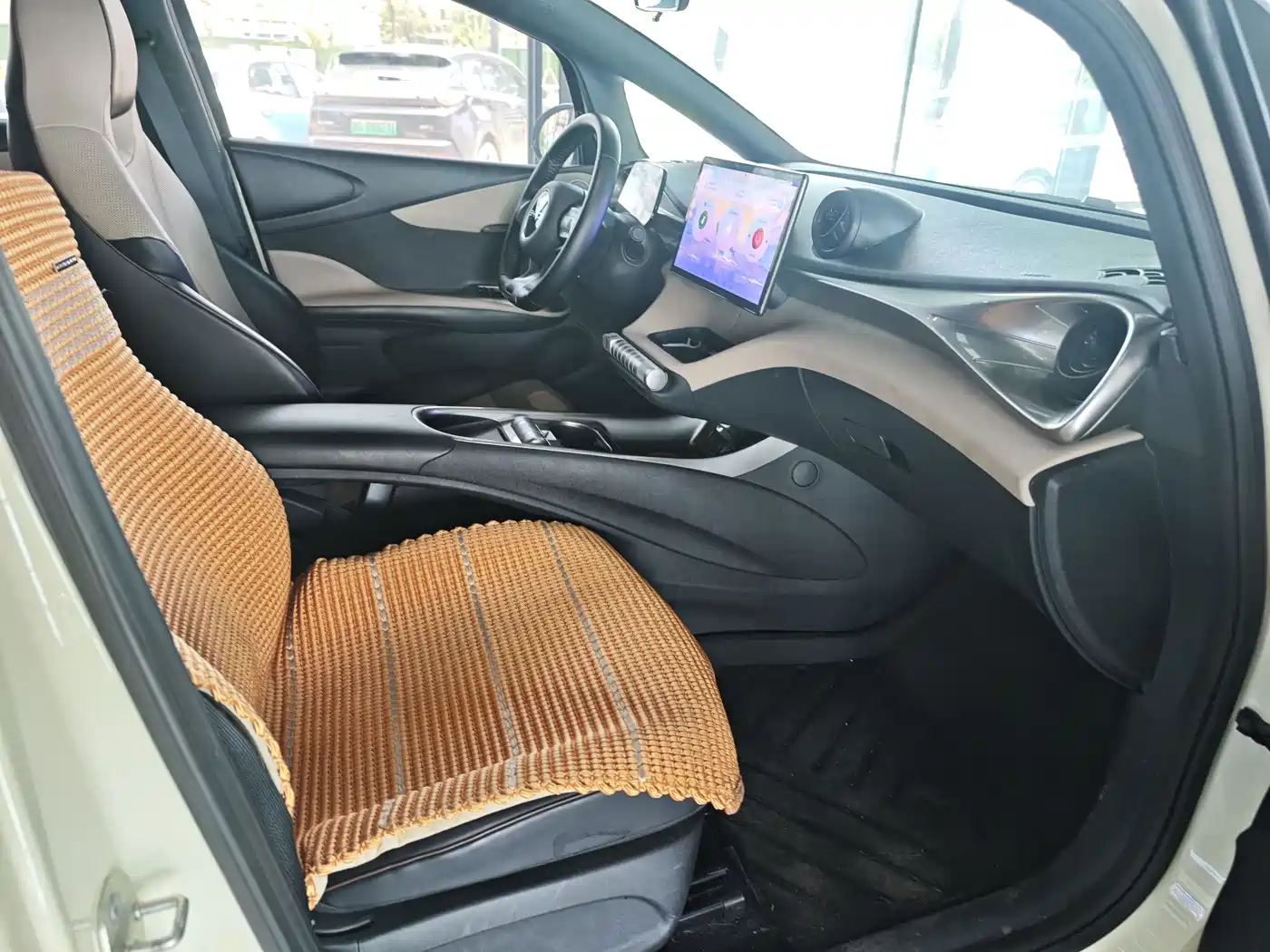 BYD Dolphin 2023 420km Fashion Edition фото 10
