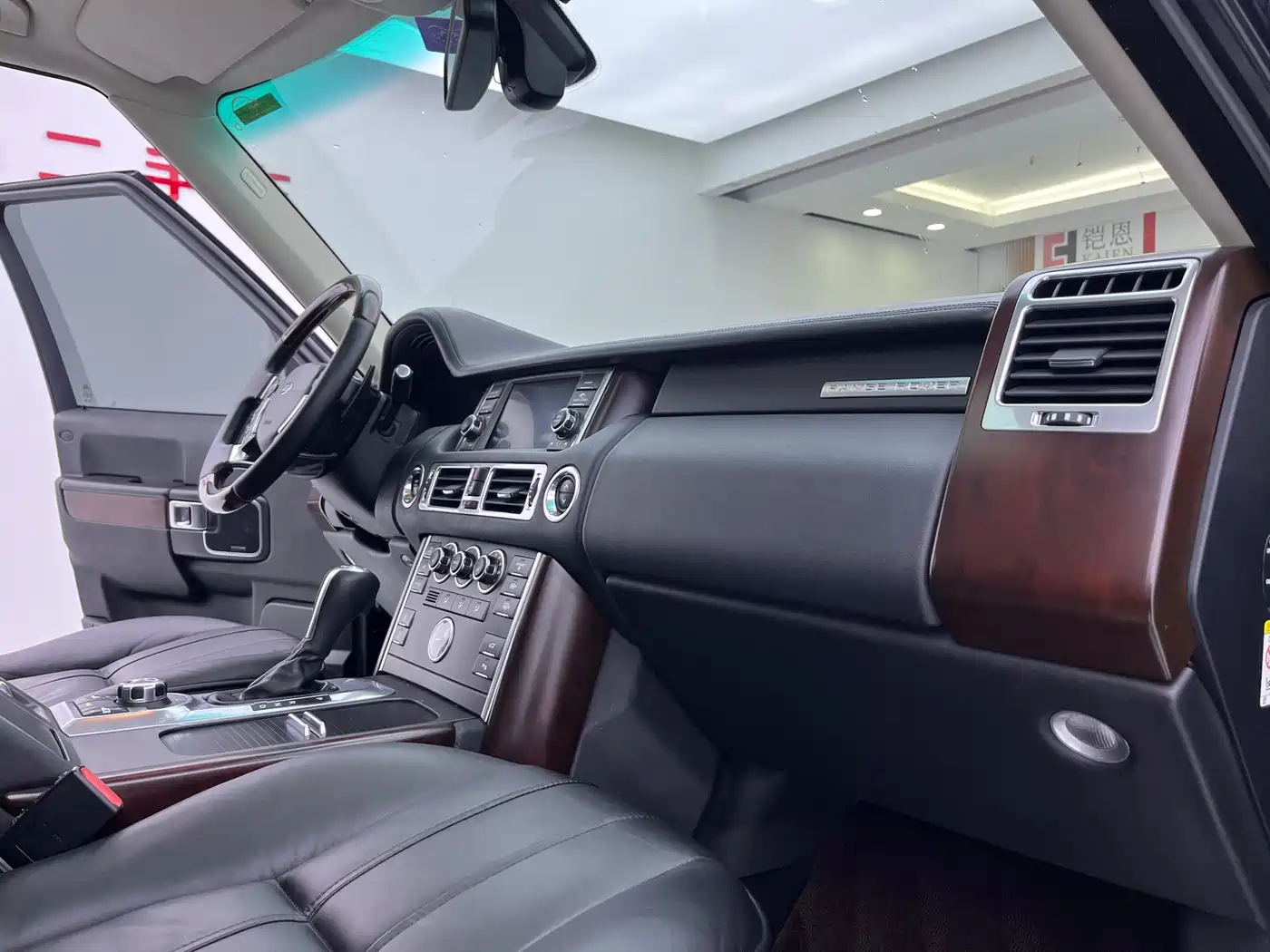 Land Rover Range Rover 2012 5.0 NA V8 фото 16