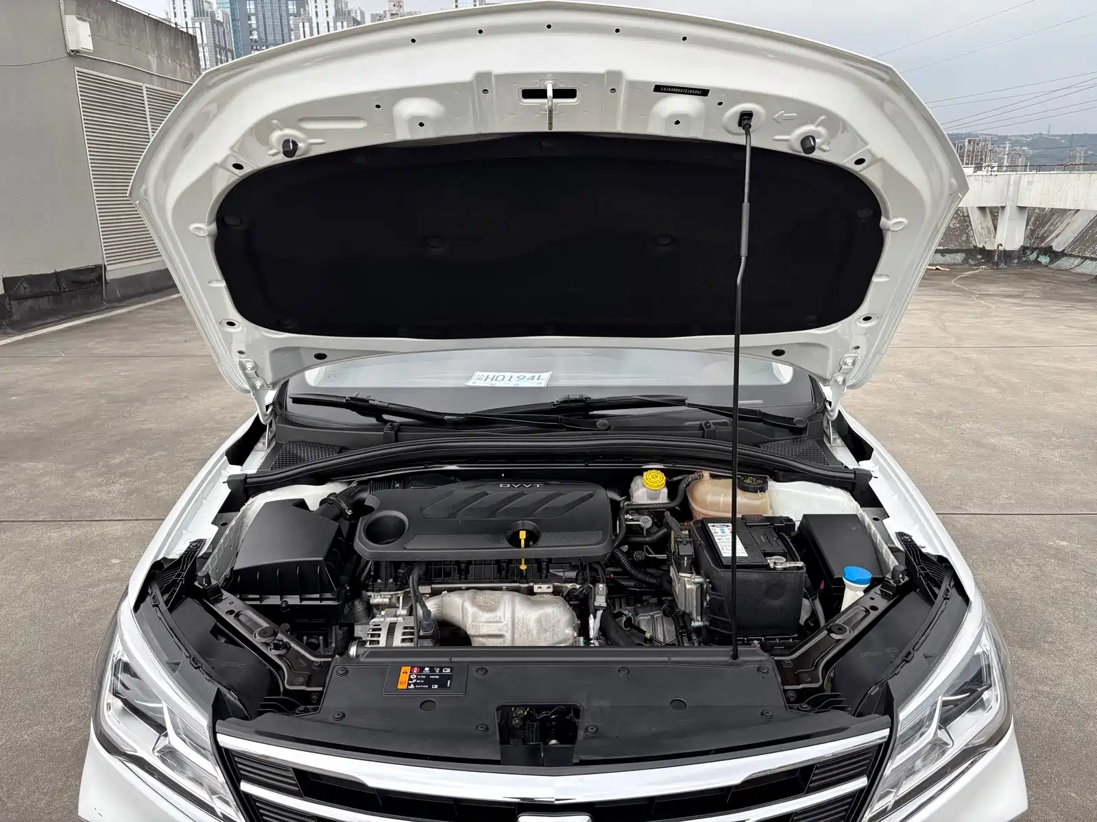 Фото 15 - Roewe i5