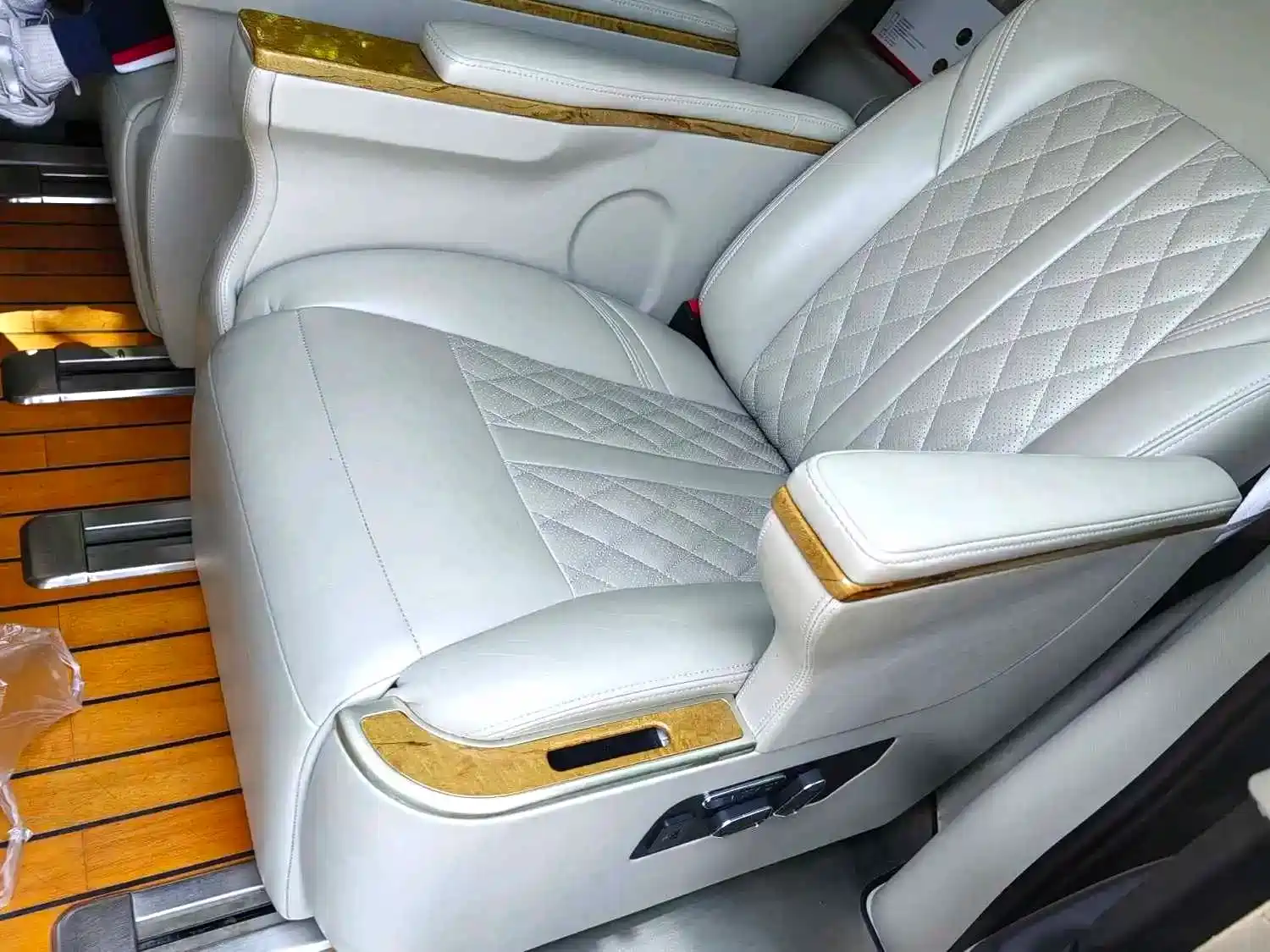 Фото 4 - Buick GL8