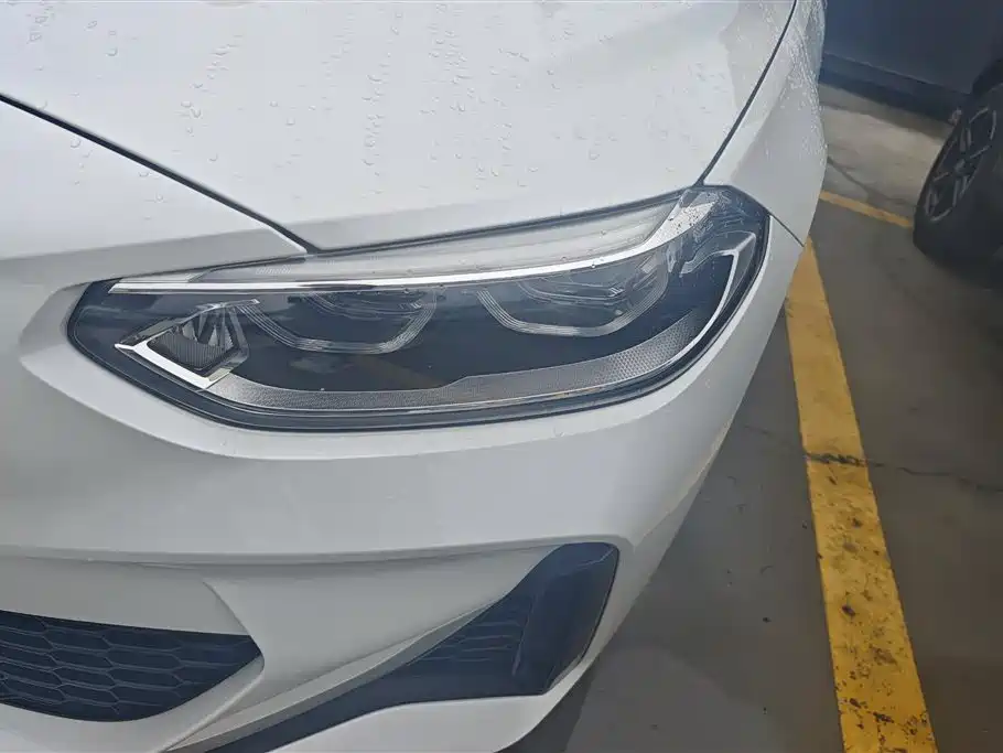 BMW 1 Series 2023 120i M Sport Shadow Edition фото 5