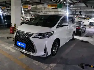 Lexus LM