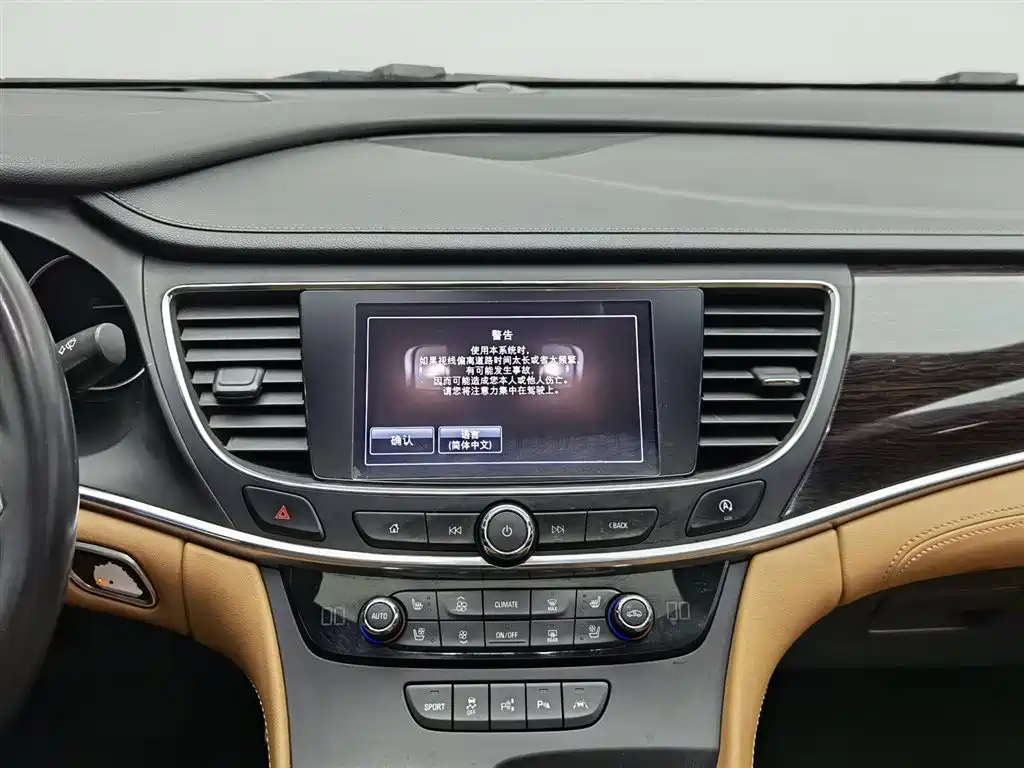 Buick LaCrosse 2016 Model 28T Luxury фото 12