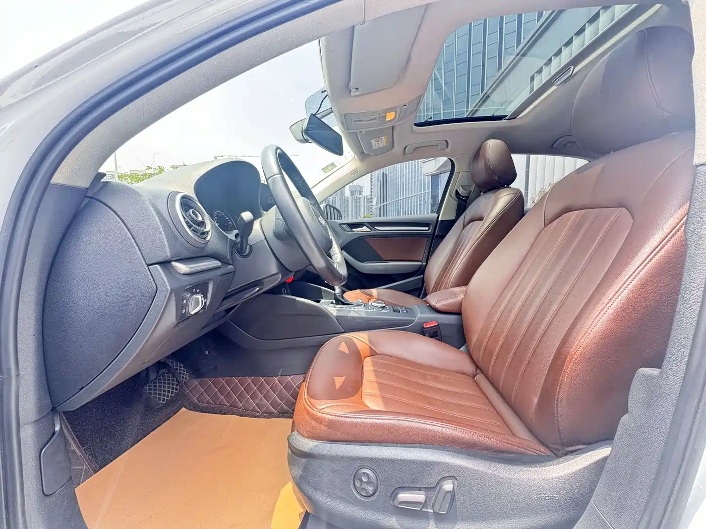 Audi A3 2016 Limousine 35 TFSI Leadership фото 4