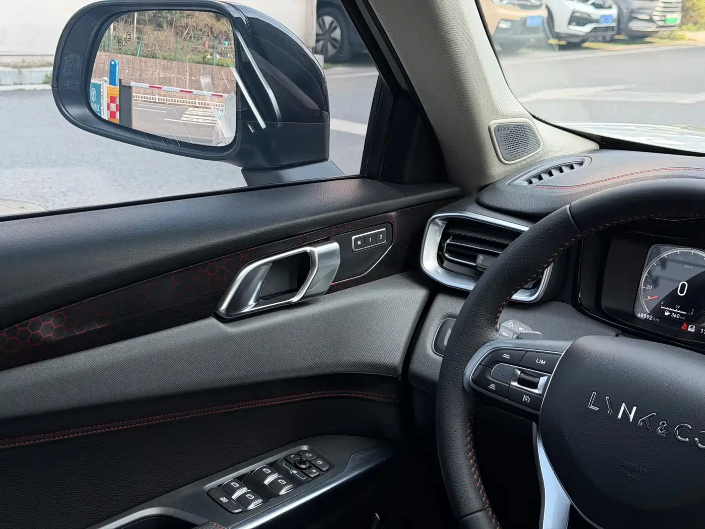 Lynk & Co 01 2017 2.0T AWD Pro фото 13