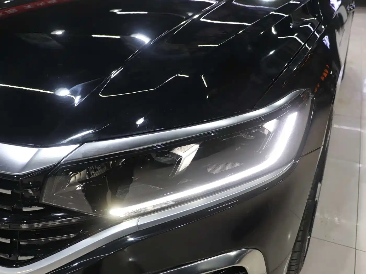 Volkswagen Passat 2023 330TSI Elite Edition фото 16