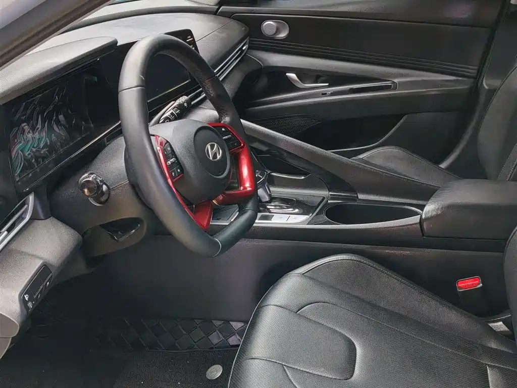 Hyundai Elantra 2023 1.5L CVT GLX Elite Edition фото 4