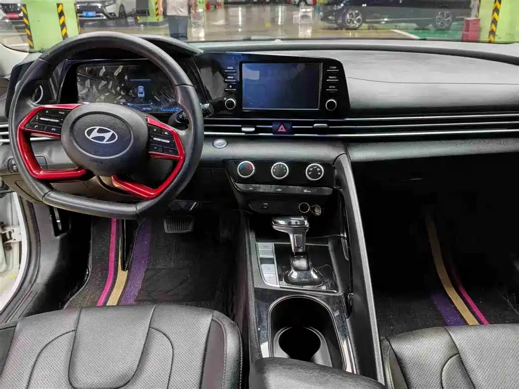 Hyundai Elantra 2023 1.5L CVT GLX Elite Edition фото 6