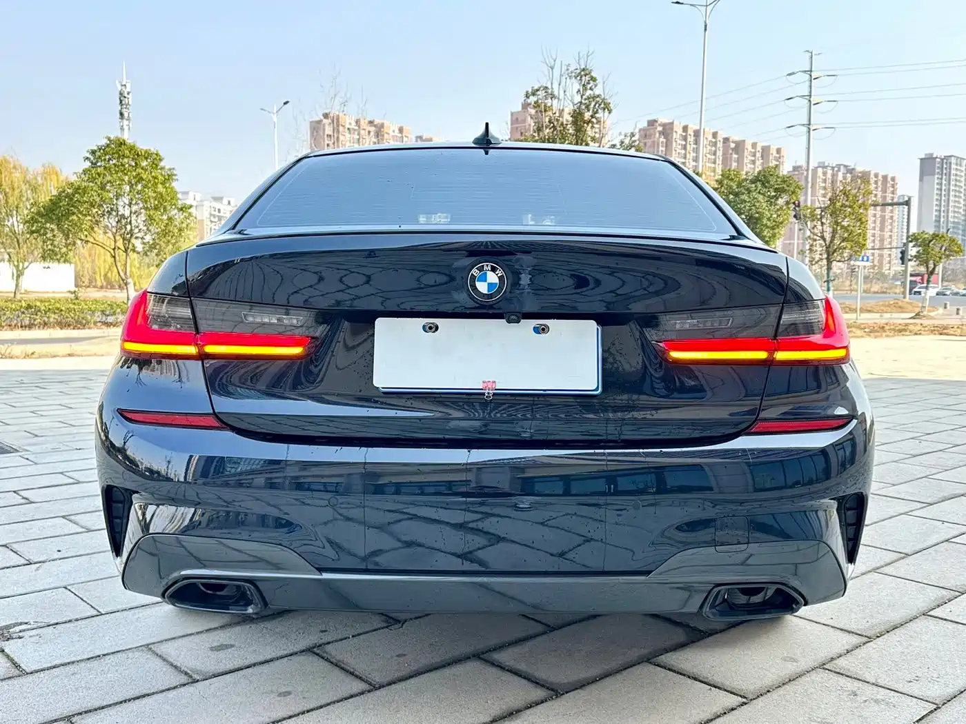 Photo 4 - BMW 3 Series