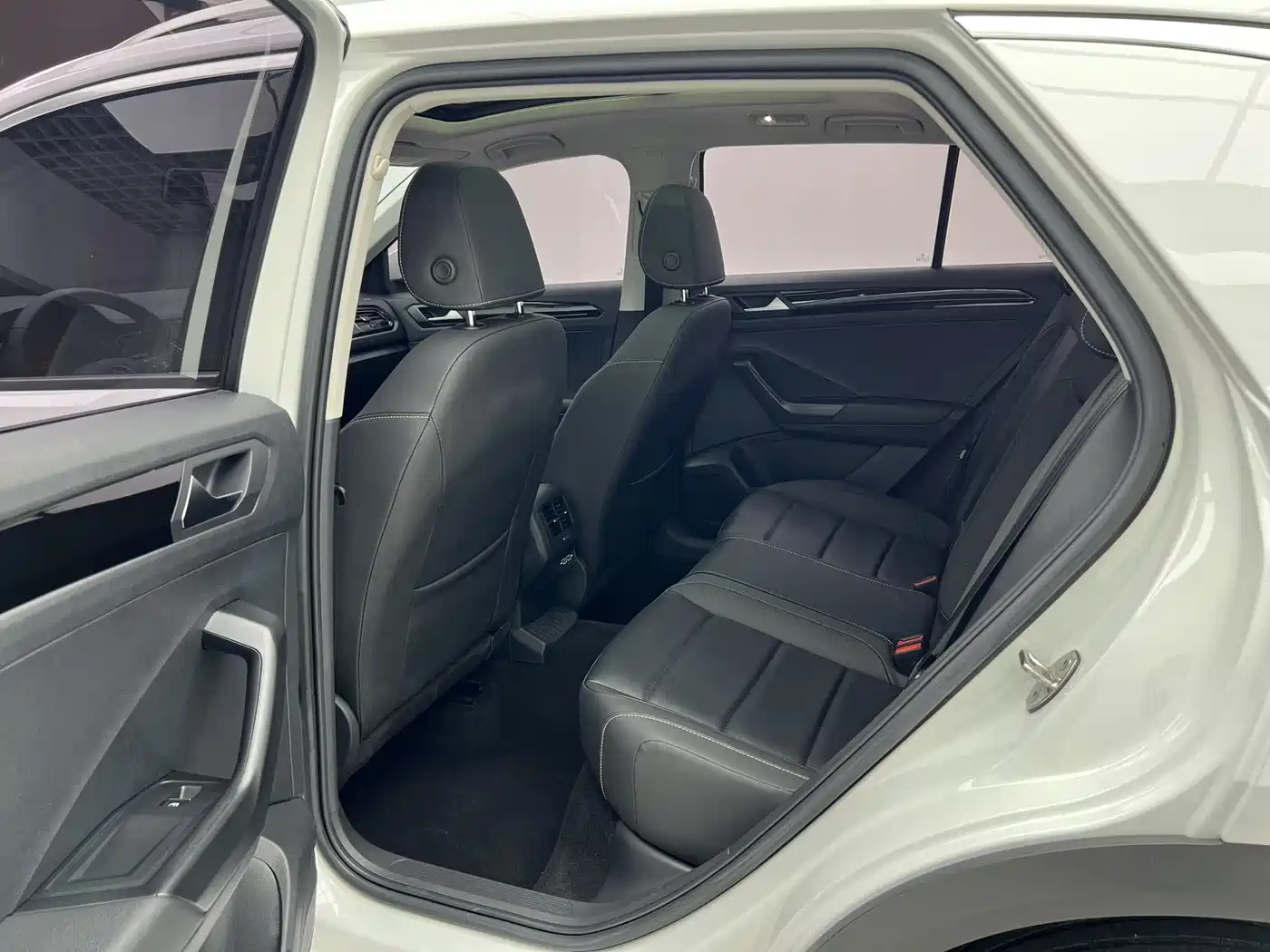 Volkswagen T-ROC 2022 280TSI DSG 2WD Comfort PLUS фото 14