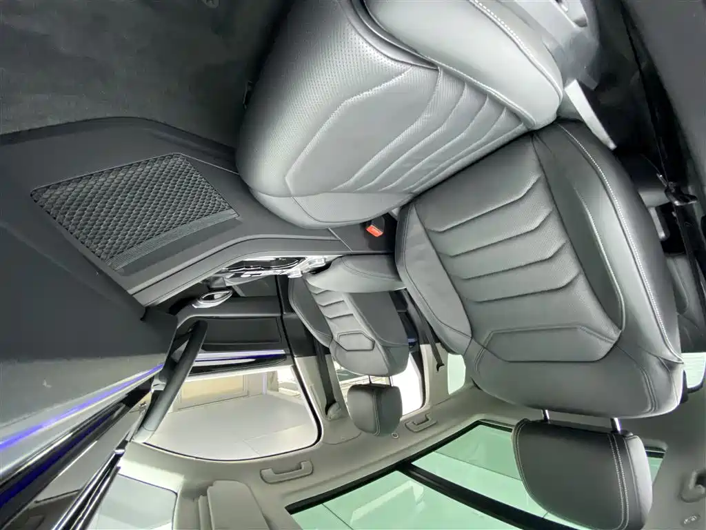 Volkswagen Touareg 2022 3.0TSI Rui Xiang Edition Gloss Black Sport Package фото 11