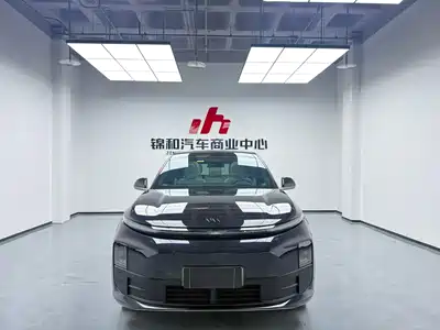 Li Auto L6