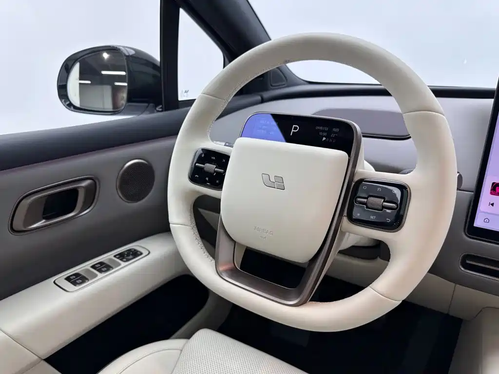 Li Auto i6 2026 2025 2WD Base Model