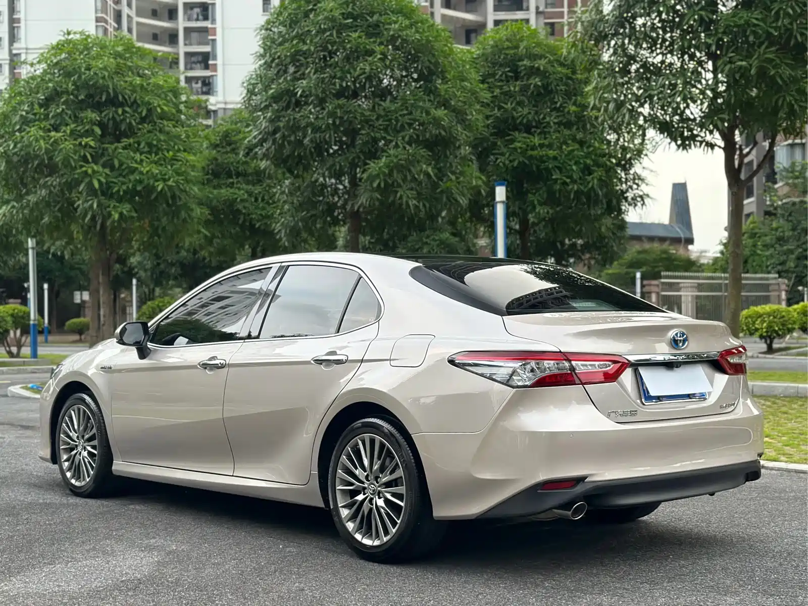 Фото 5 - Toyota Camry