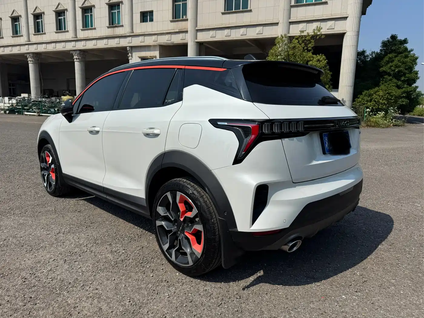 Lynk & Co 06 2020 1.5T Halo фото 9