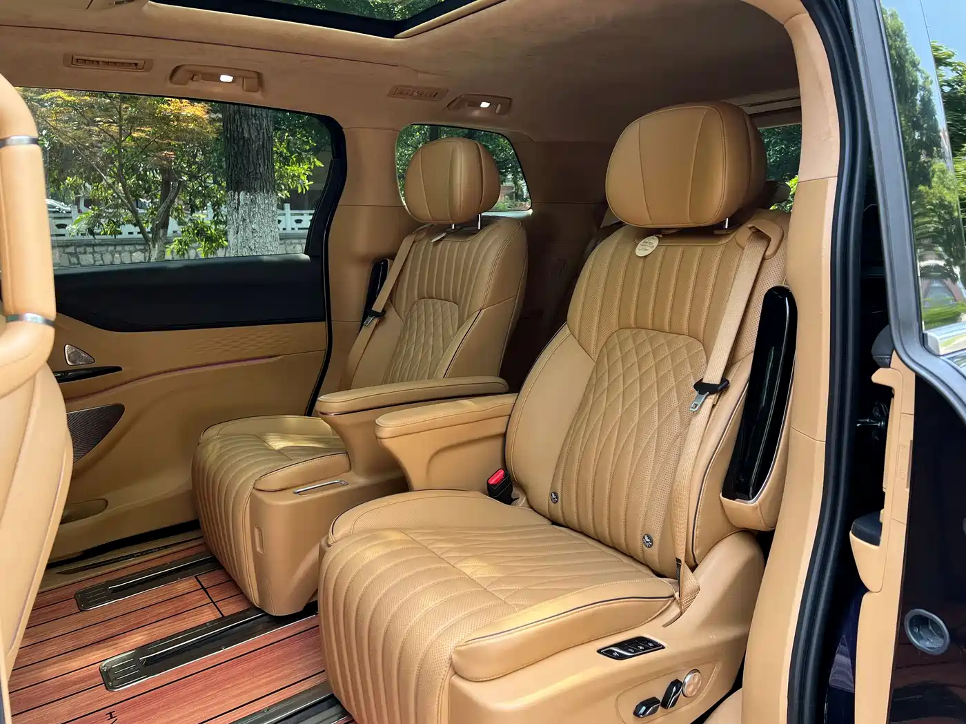 Voyah Auto Voyah Dreamer 2024 PHEV Extended Range Flagship Edition фото 19