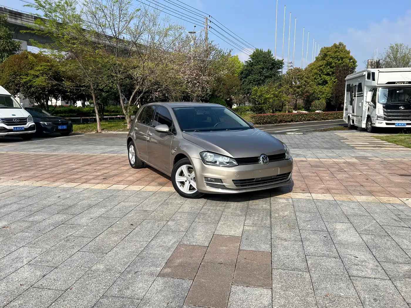 Volkswagen Golf 2015 1.6L Automatic Fashion фото 3