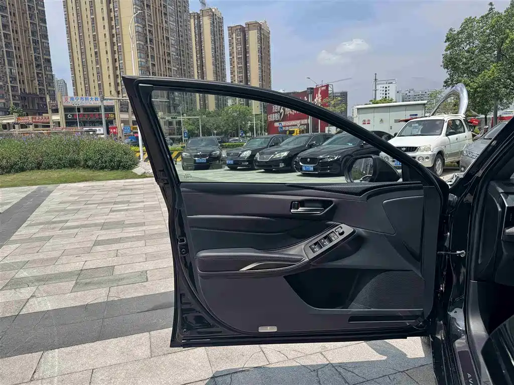 Toyota Avalon 2019 2.0L XLE Premium Edition (China VI) фото 18