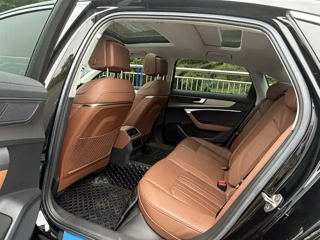 Audi A6L 2021 45 TFSI Exclusive Elegance фото 11